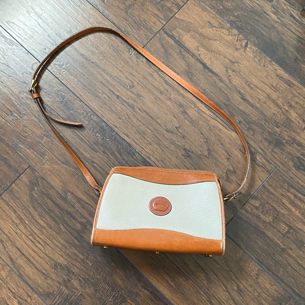 Vintage Cream Pebble Leather Dooney & Bourke Shoulder Bag